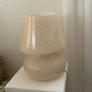 Urban Outfitters Ansel Mushroom Vintage Table Lamp Pearl